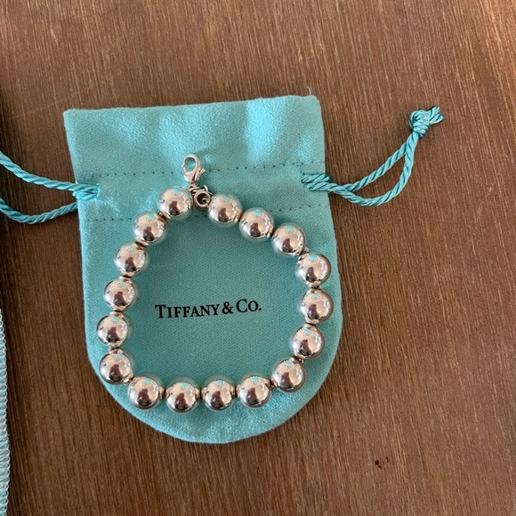 Tiffany HardWear
Ball Necklace and Bracelet - Picture 2 of 4